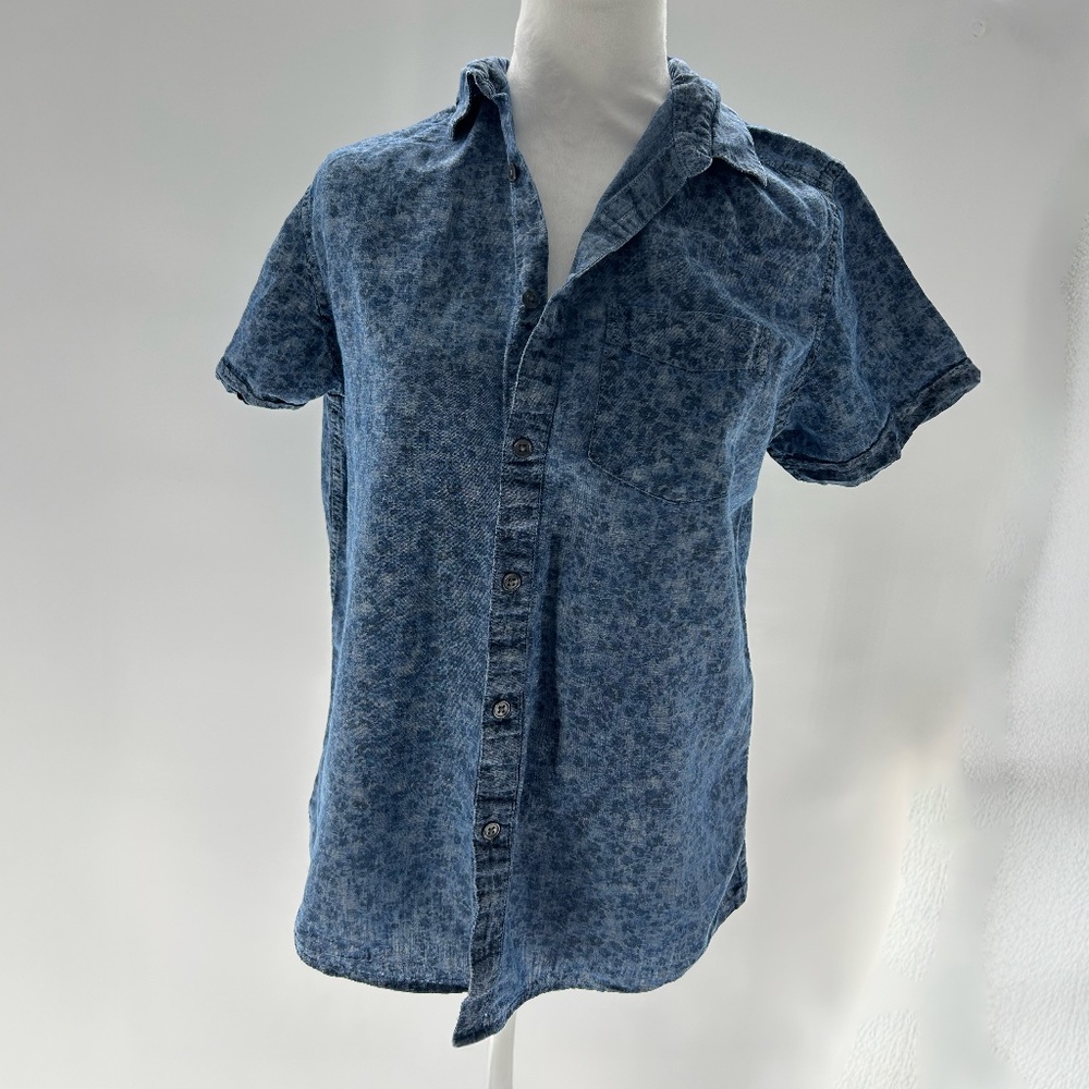 Marc Anthony Slim fit sz sm short sleeve button down in a blue floral denim USED